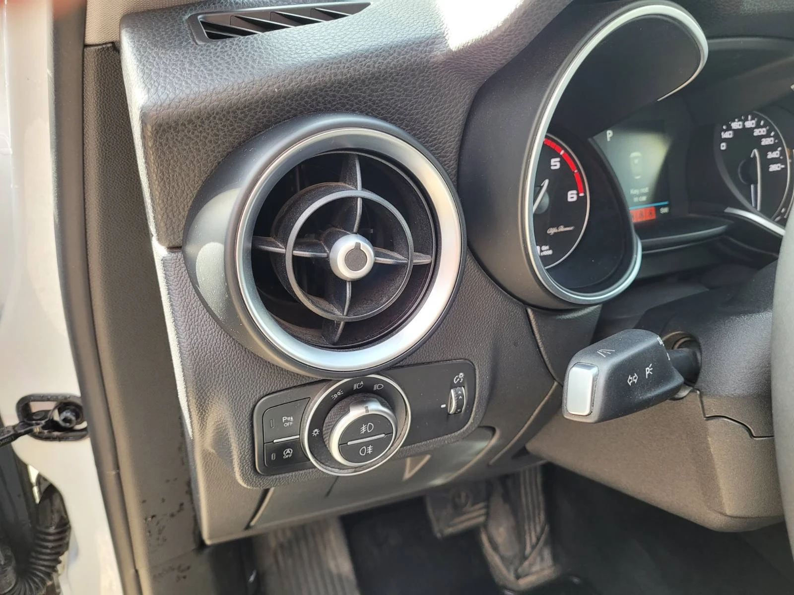 Alfa Romeo Stelvio 2.2, снимка 10 - Автомобили и джипове - 55336615