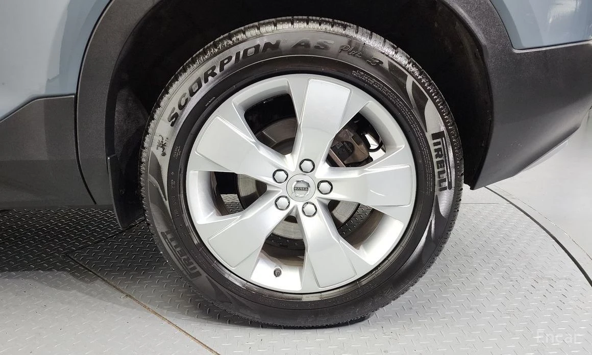 Volvo XC40, снимка 5 - Автомобили и джипове - 55332072