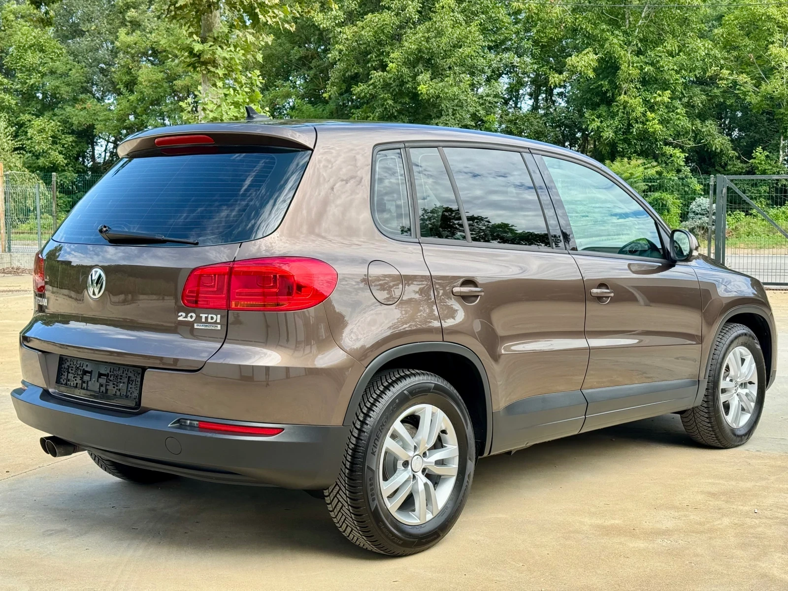 VW Tiguan * 2.0TDI* 140ks* NAVI* TOP* , снимка 7 - Автомобили и джипове - 55438881
