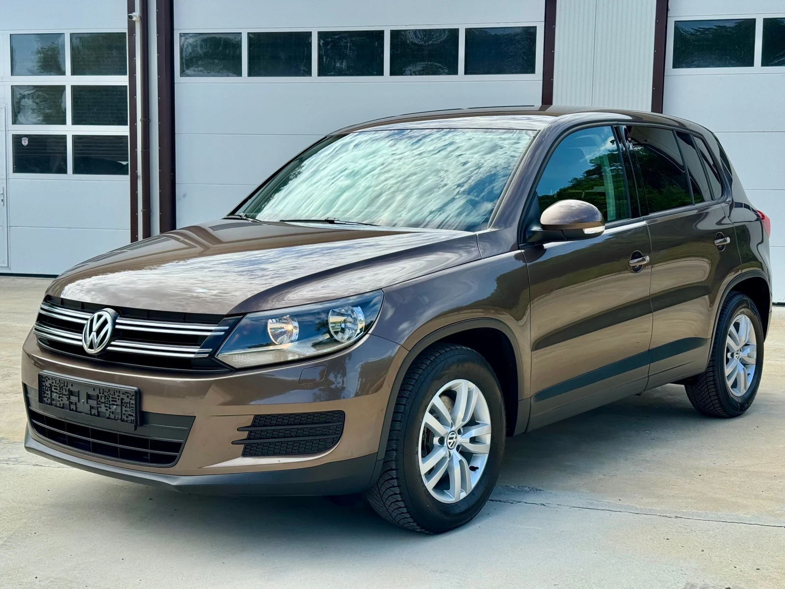 VW Tiguan * 2.0TDI* 140ks* NAVI* TOP* , снимка 3 - Автомобили и джипове - 55438881