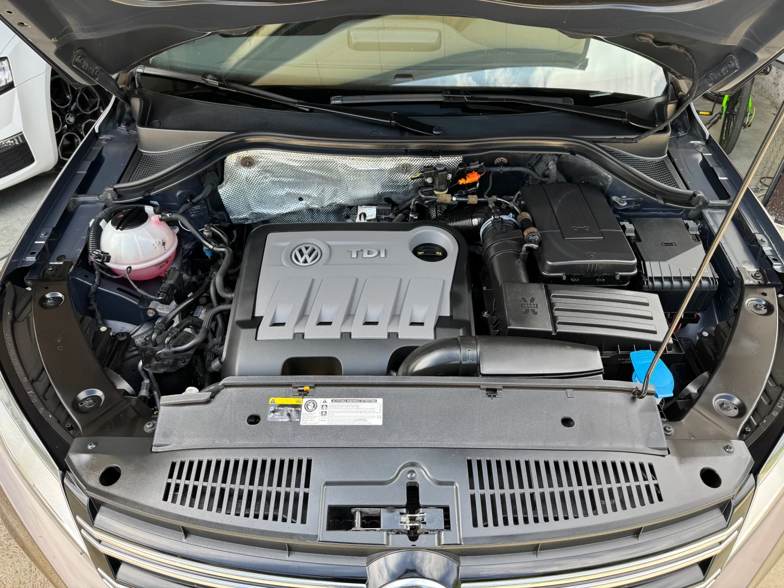 VW Tiguan * 2.0TDI* 140ks* NAVI* TOP* , снимка 17 - Автомобили и джипове - 55438881