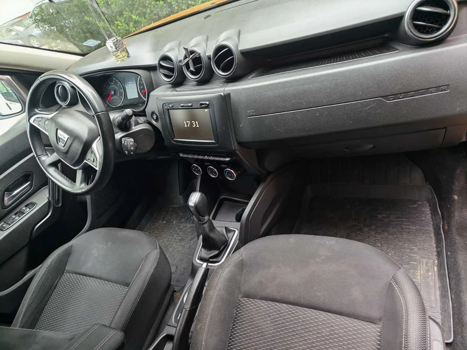 Dacia Duster, снимка 3 - Автомобили и джипове - 55449367