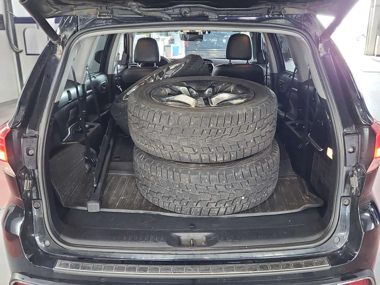 Toyota Highlander LIMITED/CARFAX/ДИСТР/+ ГУМИ И ДЖАНТИ/ПАНО, снимка 14 - Автомобили и джипове - 55544819