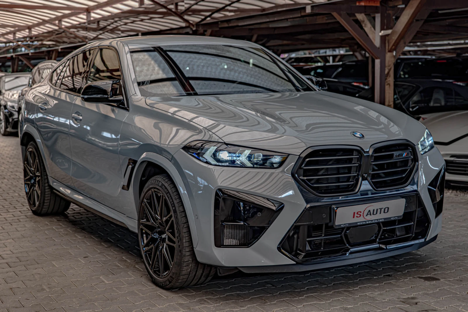 BMW X6 M/Competition/Harman Kardon/HuD/Карбон/Камера 360/, снимка 2 - Автомобили и джипове - 55825432