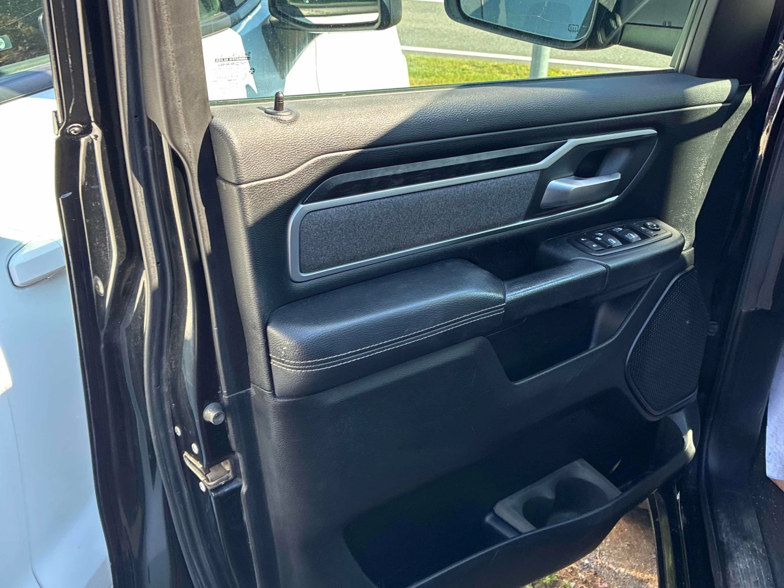 Dodge RAM 1500 * Big Horn * CARFAX * БЕЗ ПЪРВОНАЧАЛНА ВНОСКА, снимка 12 - Автомобили и джипове - 55911722