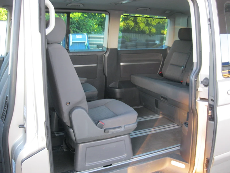 VW T5 MULTIVAN, снимка 14 - Бусове и автобуси - 46844666