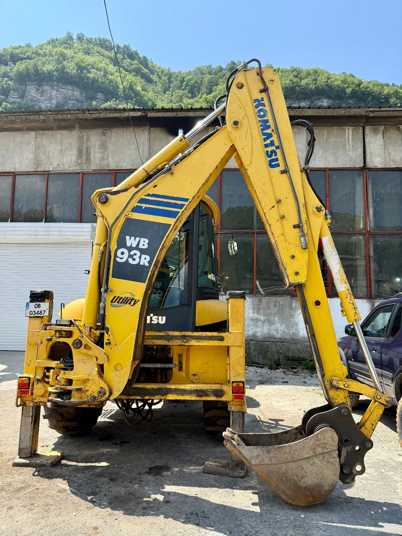 Багер Komatsu WB93R-5 - изображение 4