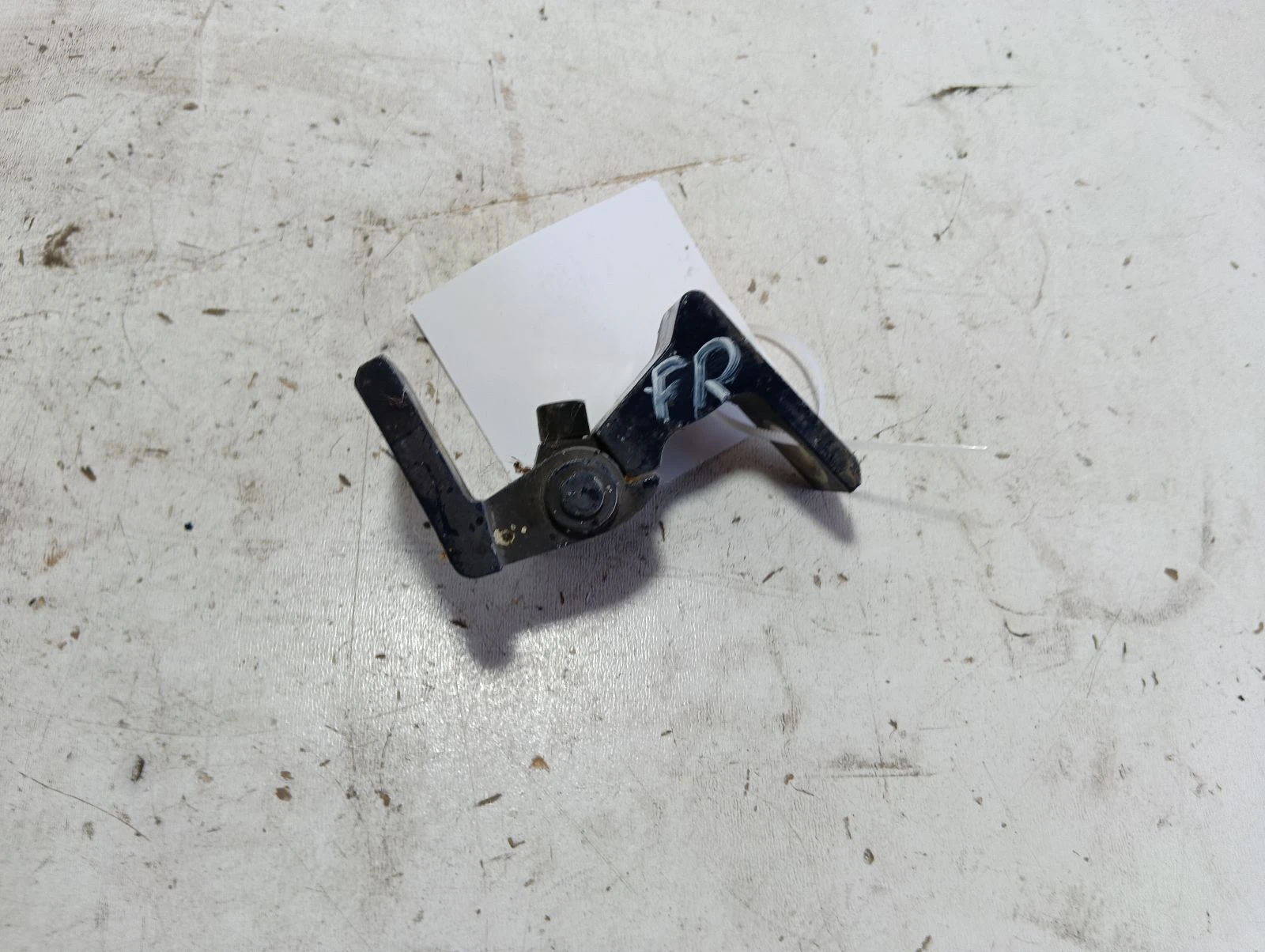 панта предна дясна врата 7N0831402A Skoda Octavia