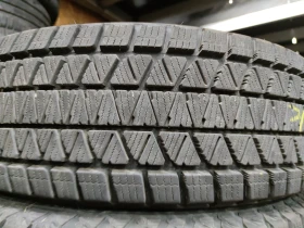 Гуми Зимни 215/70R16, снимка 1 - Гуми и джанти - 47518077