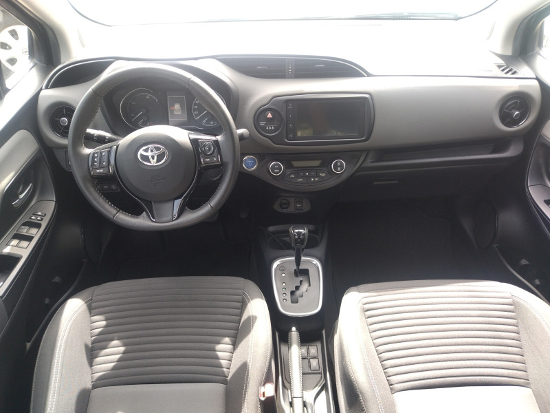 Toyota Yaris 1.5 HIBRID EURO6, снимка 8 - Автомобили и джипове - 44392383
