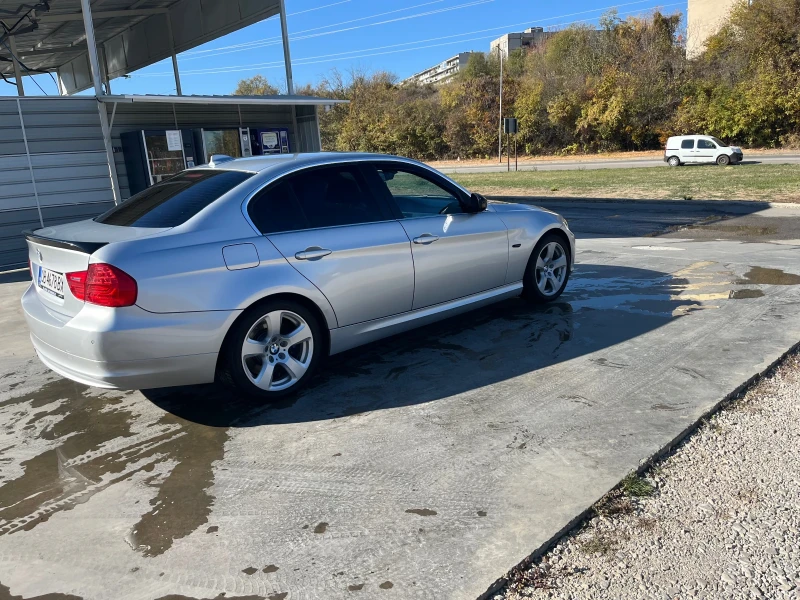 BMW 330 Facelift Edition, снимка 2 - Автомобили и джипове - 48028542