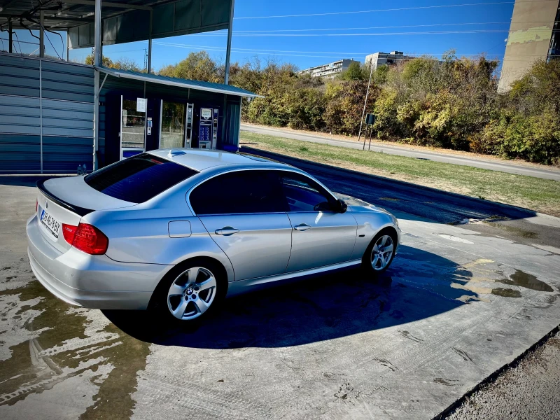 BMW 330 Facelift Edition, снимка 4 - Автомобили и джипове - 48028542