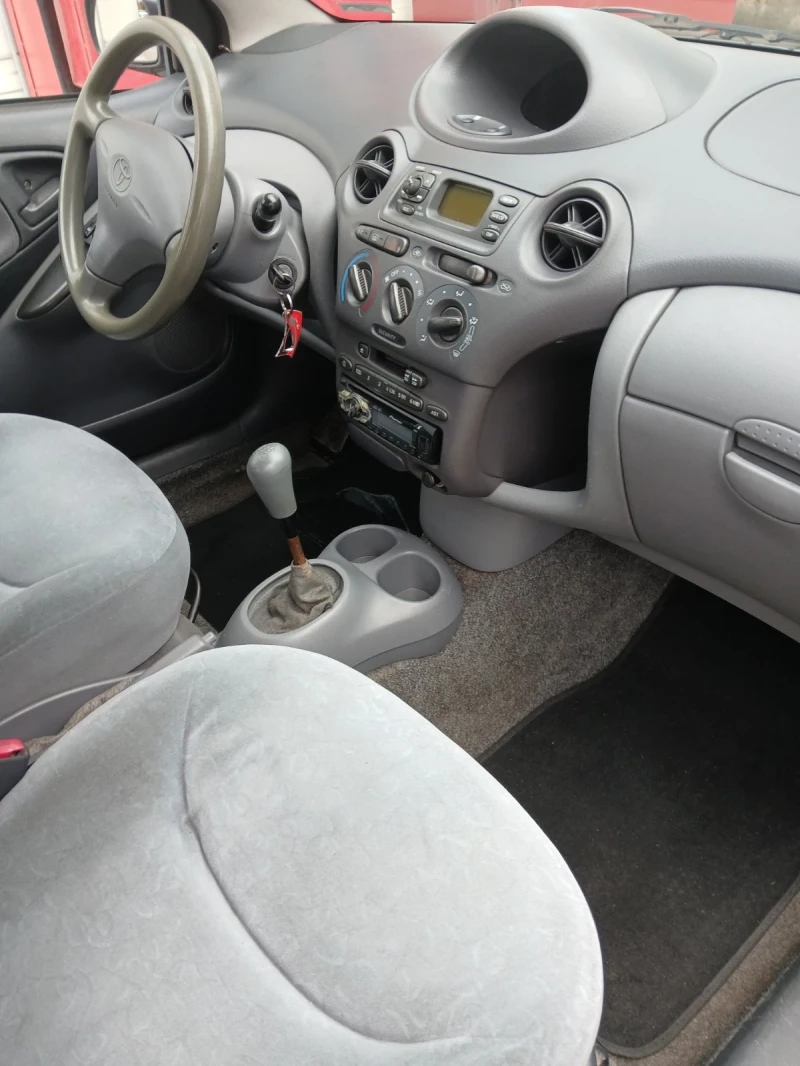 Toyota Yaris, снимка 5 - Автомобили и джипове - 49360197