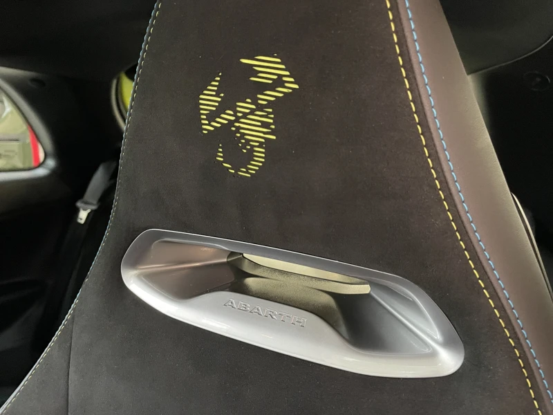 Abarth 500e TURISMO 42 kWh 155 hp , снимка 14 - Автомобили и джипове - 52413296