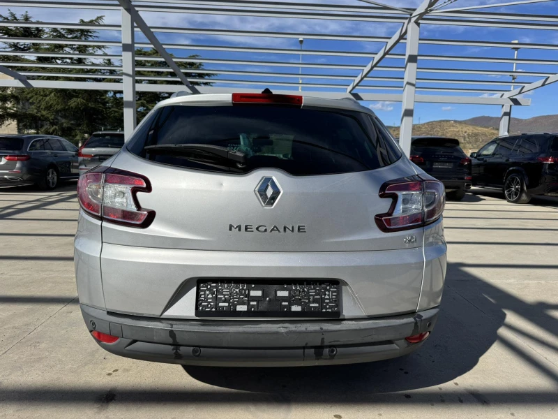 Renault Megane 1.5* 110ps* НАВИ* ПАРКТРОНИК, снимка 4 - Автомобили и джипове - 52176408
