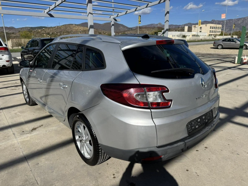 Renault Megane 1.5* 110ps* НАВИ* ПАРКТРОНИК, снимка 3 - Автомобили и джипове - 52176408