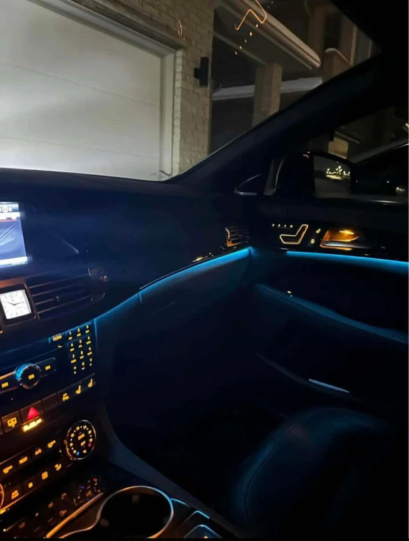 Mercedes-Benz CLS 550 4MATIC * * CARFAX * * АВТО КРЕДИТ * * , снимка 13 - Автомобили и джипове - 52652777