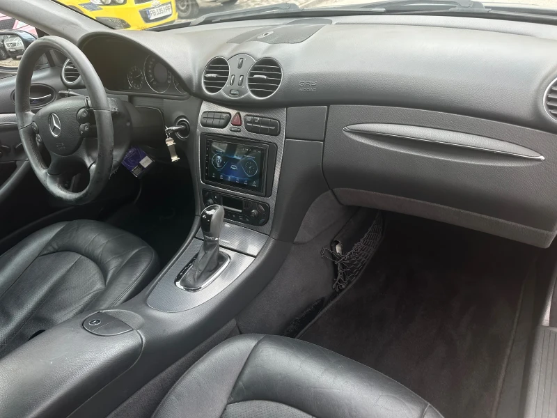 Mercedes-Benz CLK 320, снимка 5 - Автомобили и джипове - 53101321