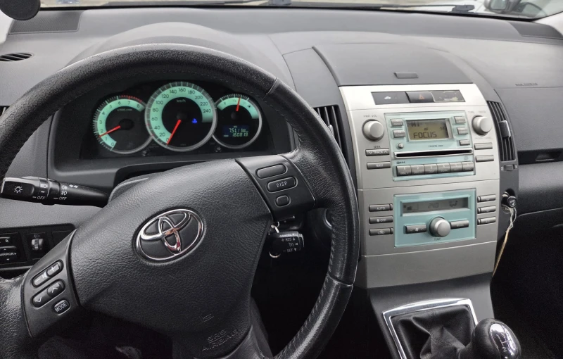 Toyota Corolla verso, снимка 6 - Автомобили и джипове - 53295438