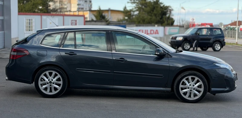 Renault Laguna 2.0DCi 150к.с * 4-Control* * Навигация* , снимка 8 - Автомобили и джипове - 53453094