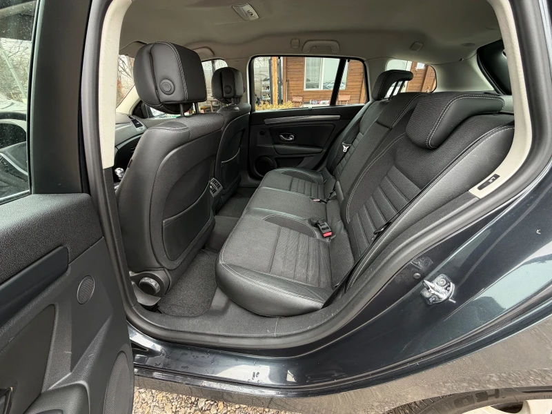 Renault Laguna 2.0DCi 150к.с * 4-Control* * Навигация* , снимка 14 - Автомобили и джипове - 53453094