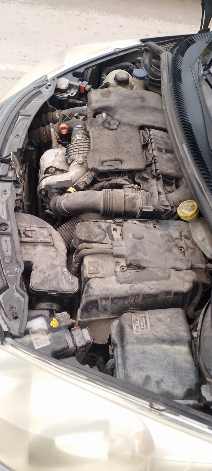 Peugeot 207 SW 1.6 HDI, снимка 12 - Автомобили и джипове - 56637732