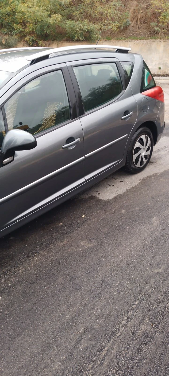 Peugeot 207 SW 1.6 HDI, снимка 3 - Автомобили и джипове - 56637732