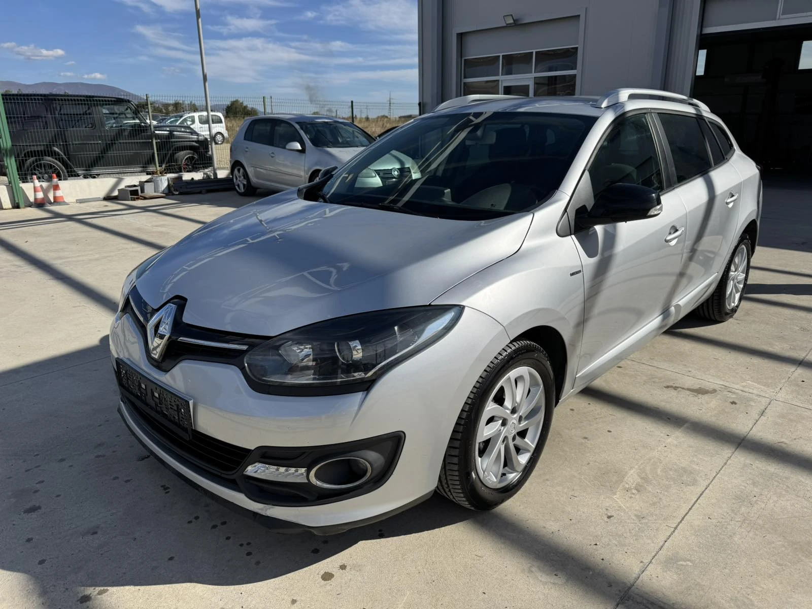 Renault Megane 1.5* 110ps* НАВИ* ПАРКТРОНИК, снимка 1