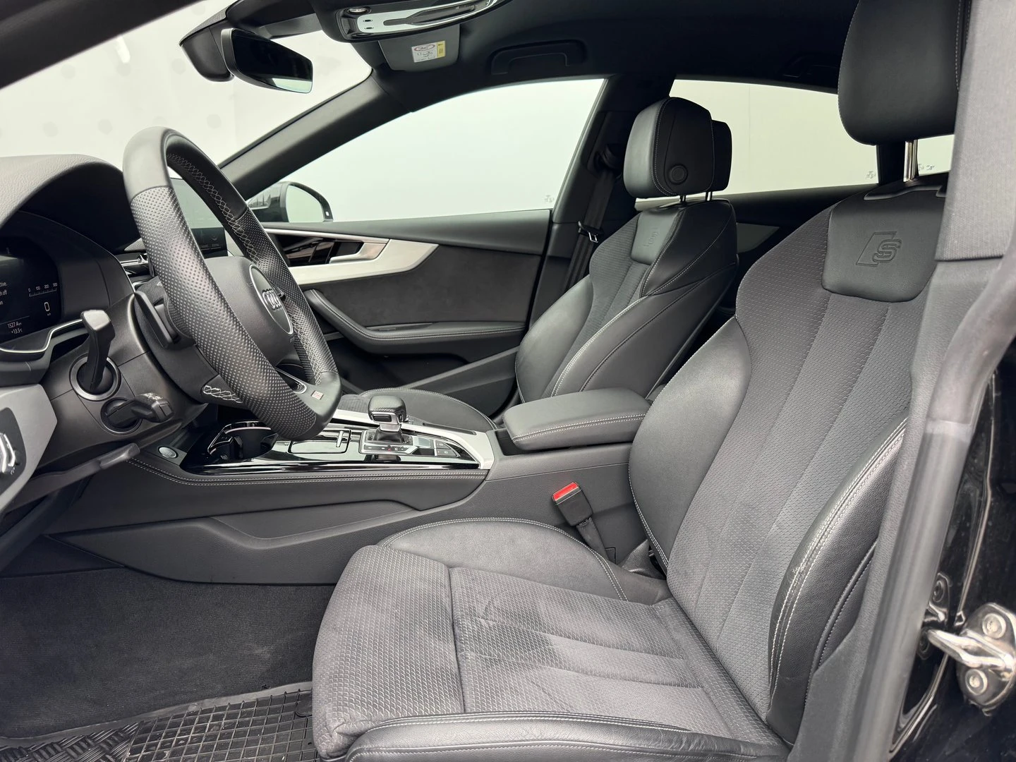 Audi A5 Advanced 40 TDI qu, снимка 5 - Автомобили и джипове - 54717742