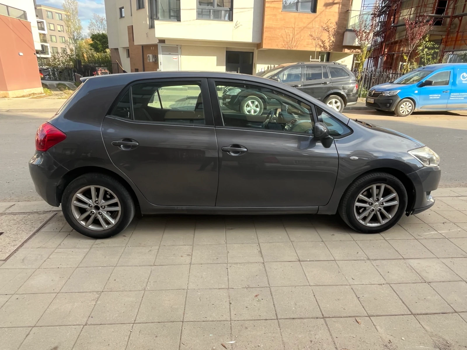 Toyota Auris 2.0 D4D - изображение 2
