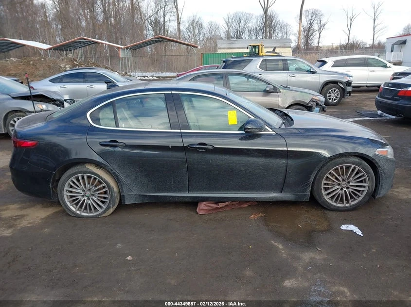 Alfa Romeo Giulia TI RWD * Kрайна цена до БГ* , снимка 13 - Автомобили и джипове - 54185632