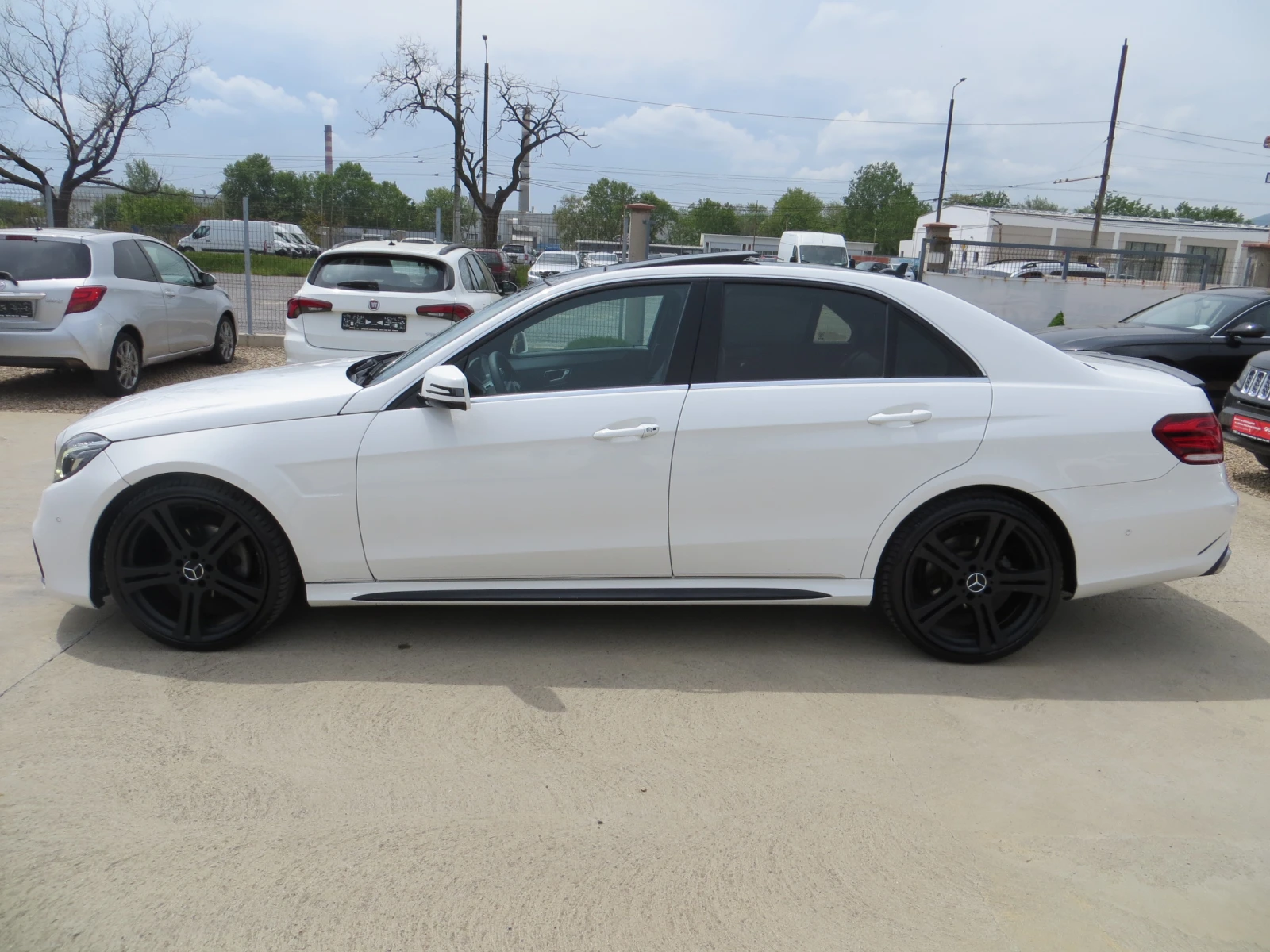 Mercedes-Benz E 220 2.2CDI AMG-PACK-ОБСЛУЖЕНА, снимка 7 - Автомобили и джипове - 54475075