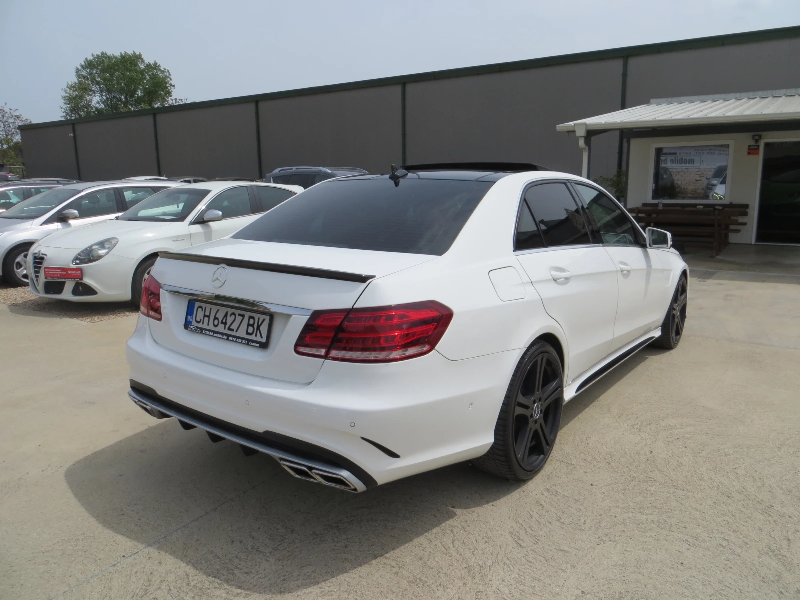 Mercedes-Benz E 220 2.2CDI AMG-PACK-ОБСЛУЖЕНА, снимка 4 - Автомобили и джипове - 54475075