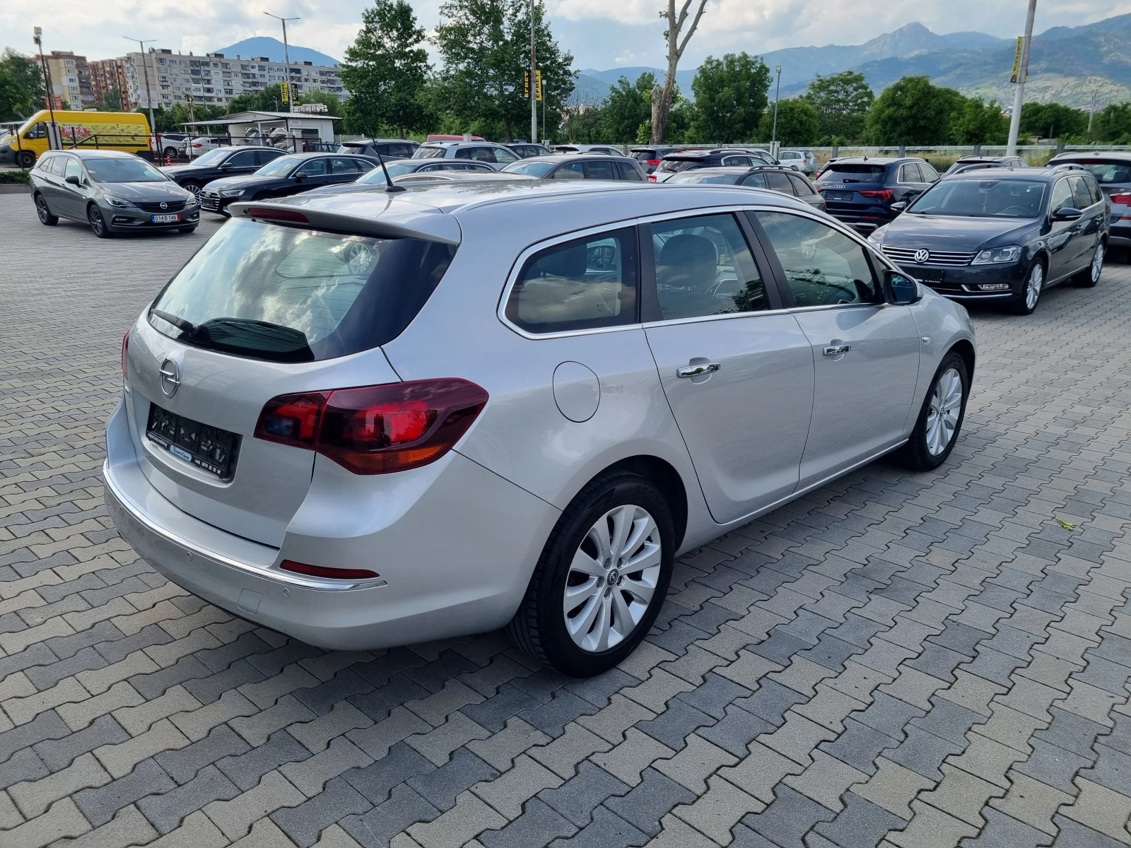 Opel Astra 1.4 ГАЗ - КАТО НОВА / СЕРВИЗНА ИСТОРИЯ, снимка 6 - Автомобили и джипове - 54759226