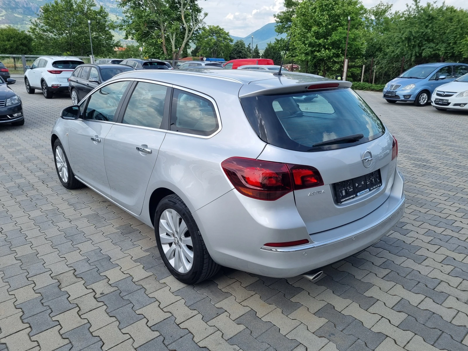 Opel Astra 1.4 ГАЗ - КАТО НОВА / СЕРВИЗНА ИСТОРИЯ, снимка 4 - Автомобили и джипове - 54759226
