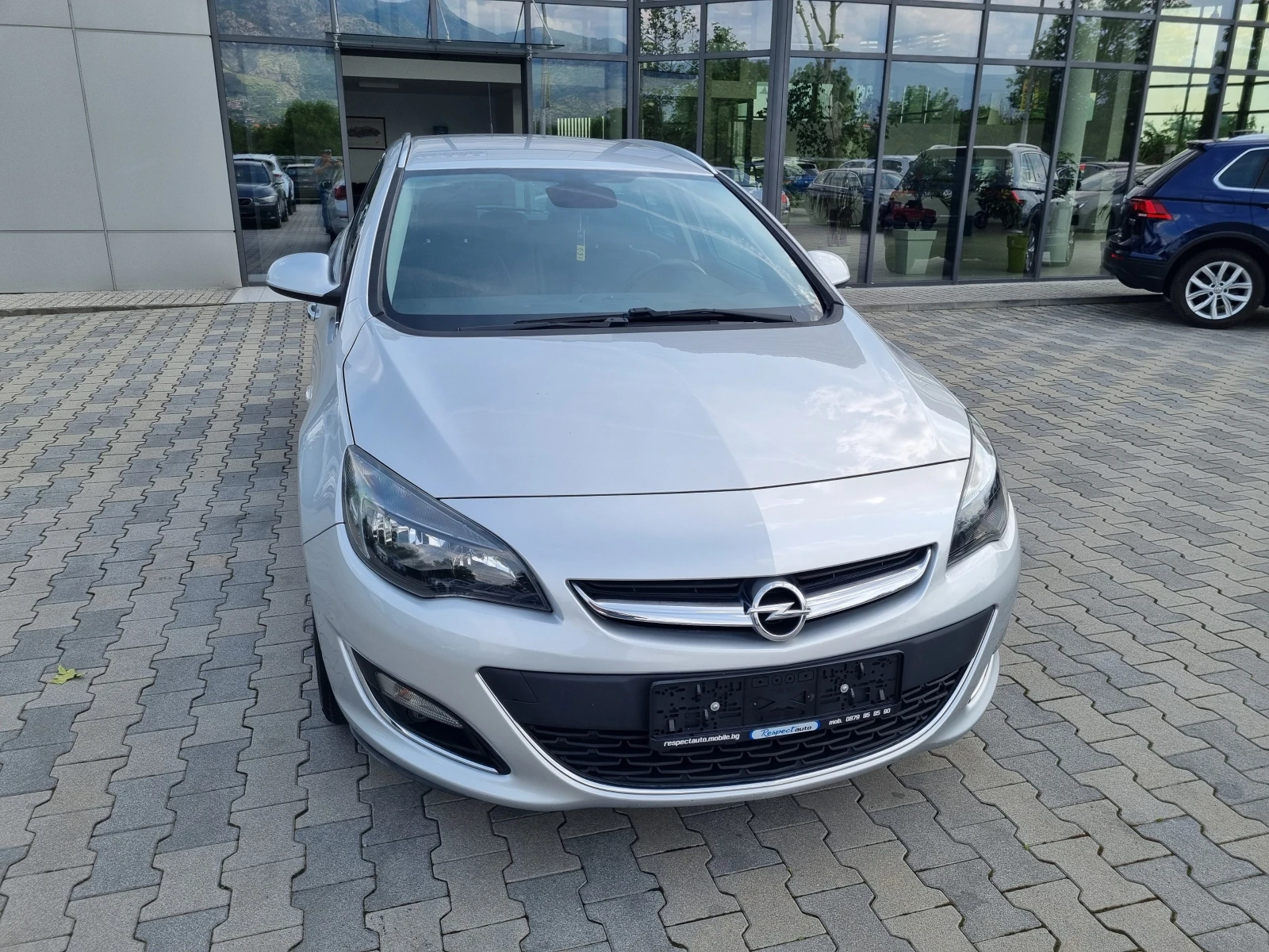 Opel Astra 1.4 ГАЗ - КАТО НОВА / СЕРВИЗНА ИСТОРИЯ