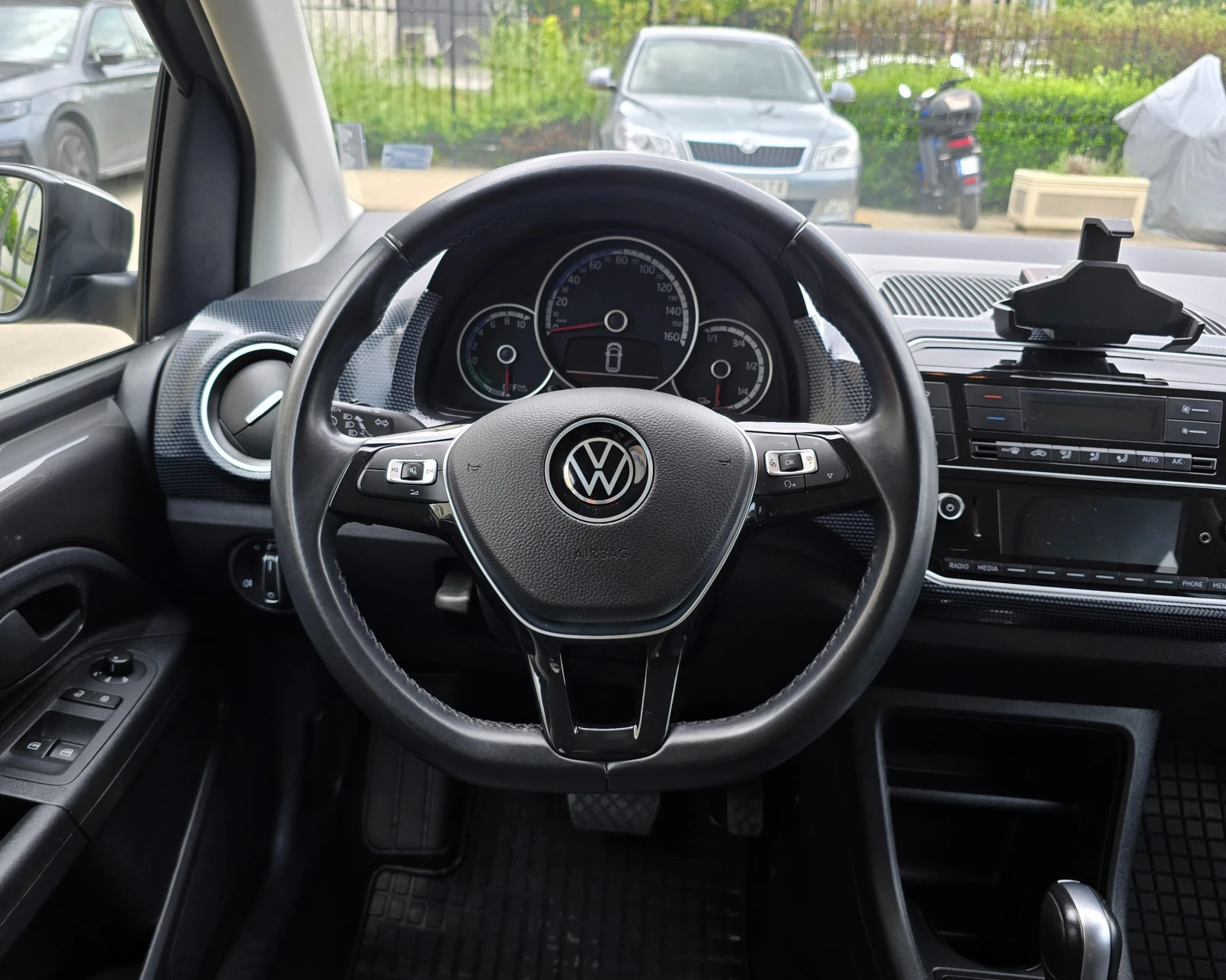 VW Up CCS, снимка 13 - Автомобили и джипове - 55137938