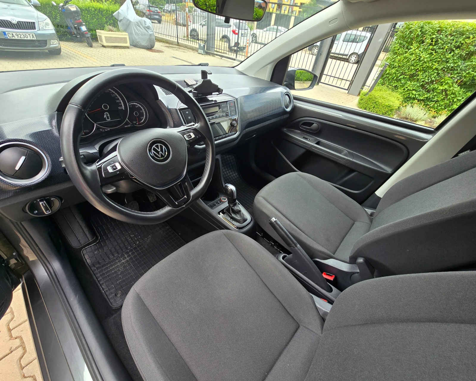VW Up CCS, снимка 12 - Автомобили и джипове - 55137938