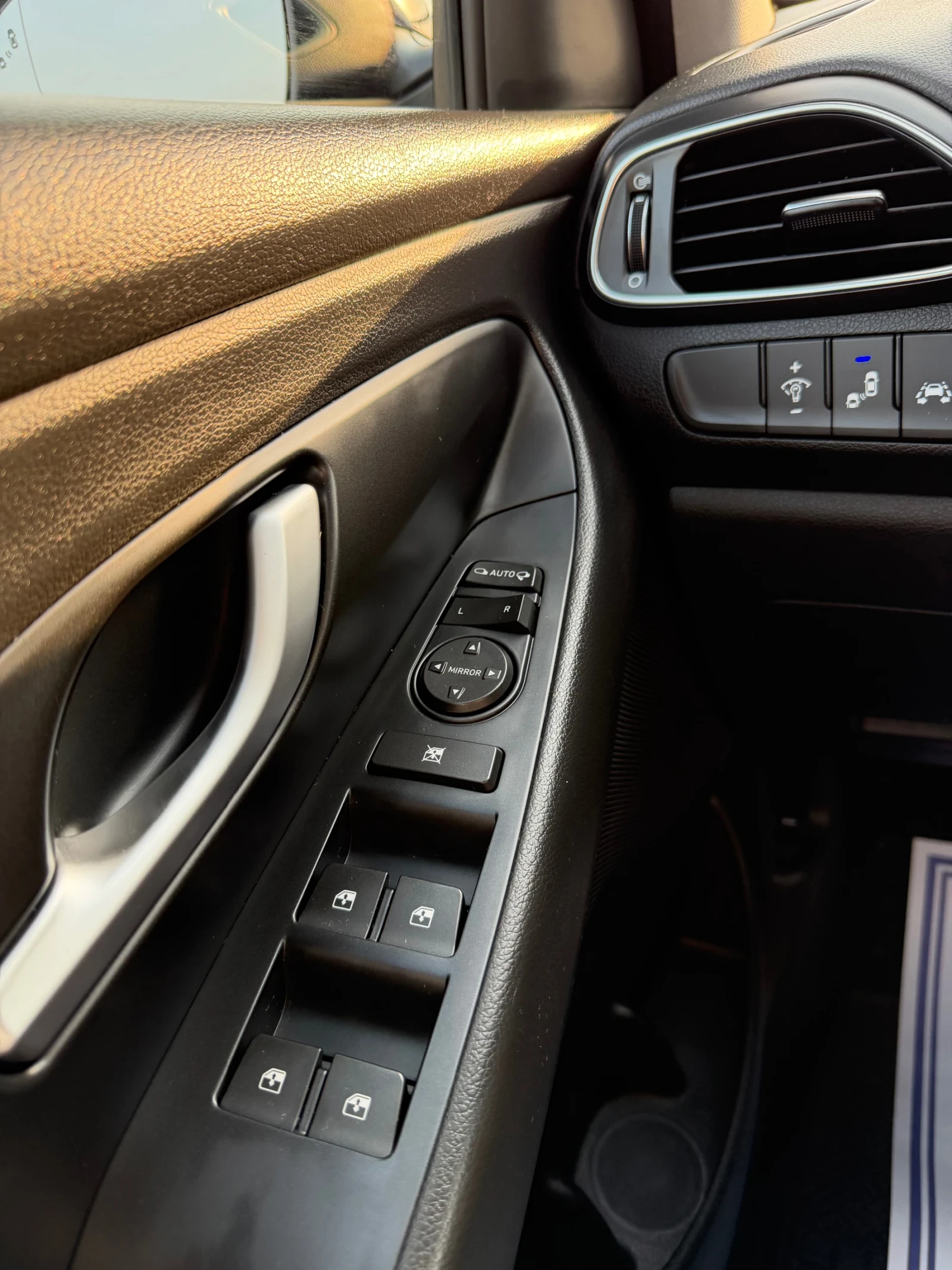 Hyundai I30 1.6 CRDI PREMIUM EURO-6, снимка 13 - Автомобили и джипове - 55853445