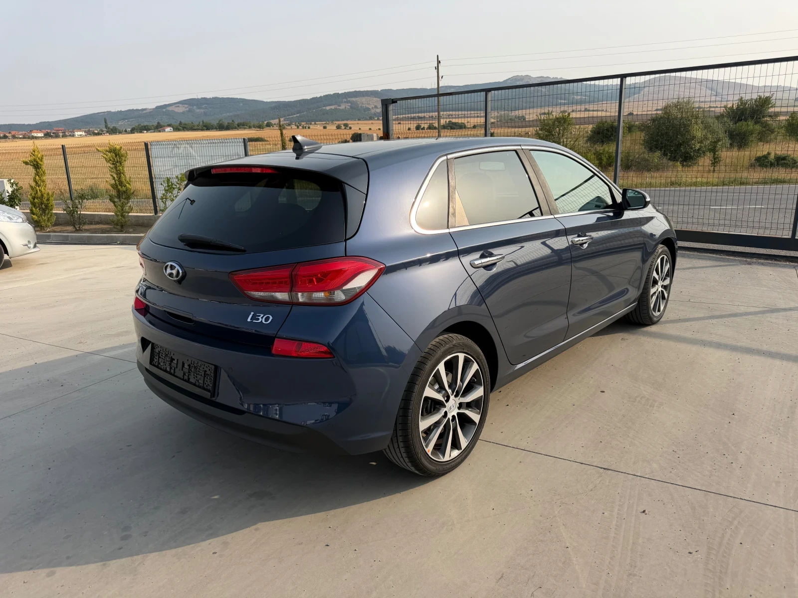 Hyundai I30 1.6 CRDI PREMIUM EURO-6, снимка 3 - Автомобили и джипове - 55853445