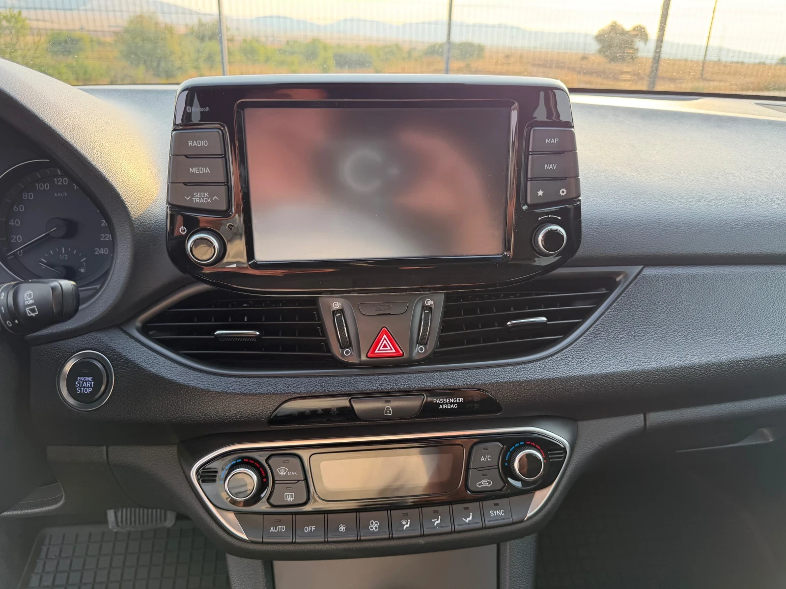 Hyundai I30 1.6 CRDI PREMIUM EURO-6, снимка 10 - Автомобили и джипове - 55853445