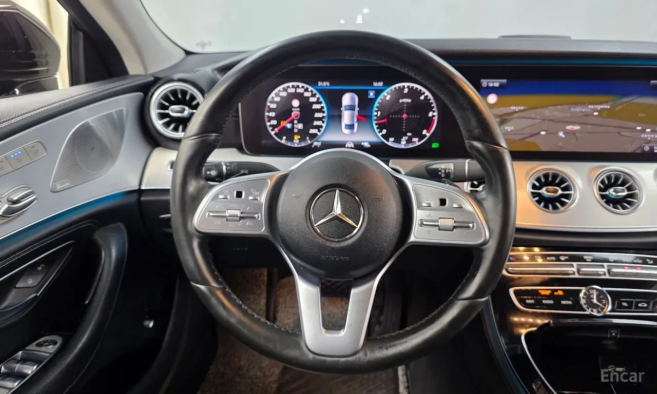 Mercedes-Benz CLS 400d 4MATIC* Multibeam LED* Burmester, снимка 9 - Автомобили и джипове - 55854108