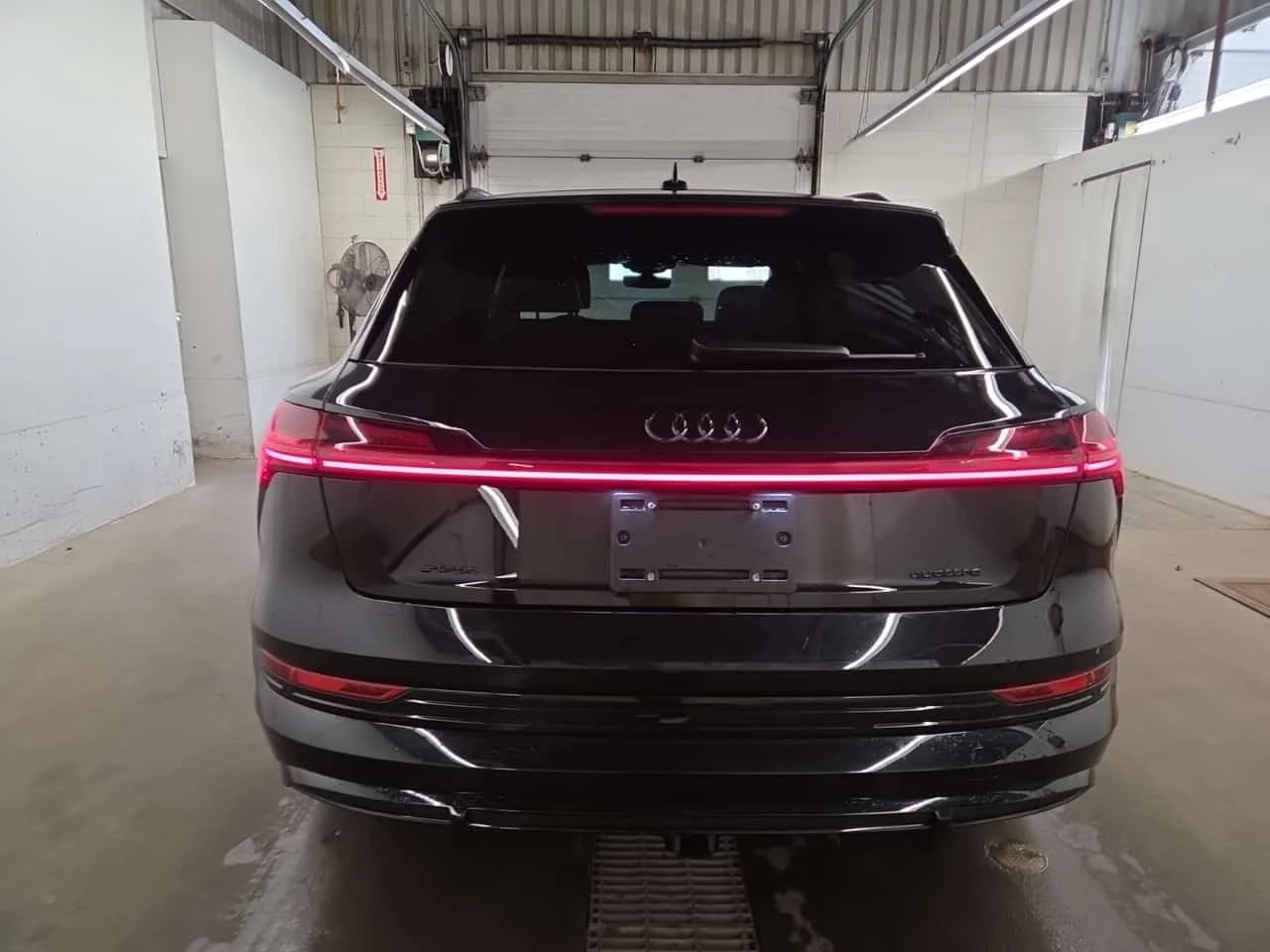 Audi E-Tron  TECHNIK / 360 / Distronic /B&O/Carfax  | Mobile.bg � ����������� 17
