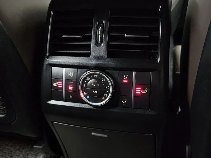 Mercedes-Benz GLE 4MATIC* HARMAN KARDON* DISTRONIC* 360* TV* PANO* , снимка 17 - Автомобили и джипове - 55336441