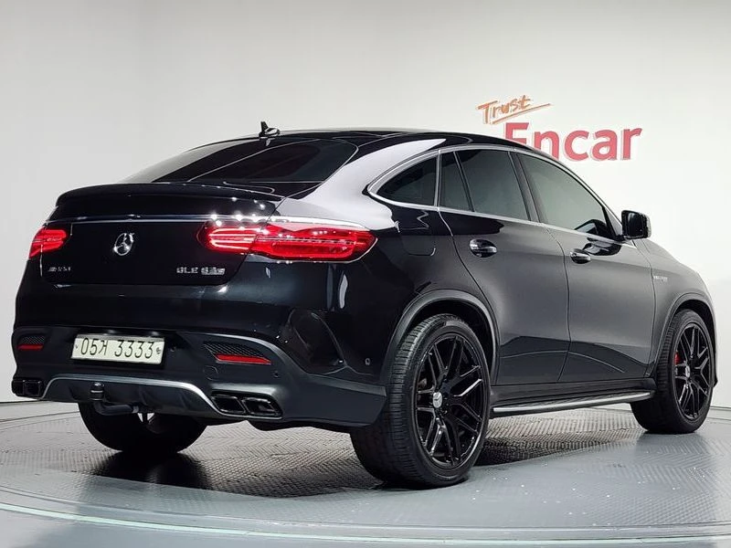 Mercedes-Benz GLE 4MATIC* HARMAN KARDON* DISTRONIC* 360* TV* PANO* , снимка 2 - Автомобили и джипове - 55336441