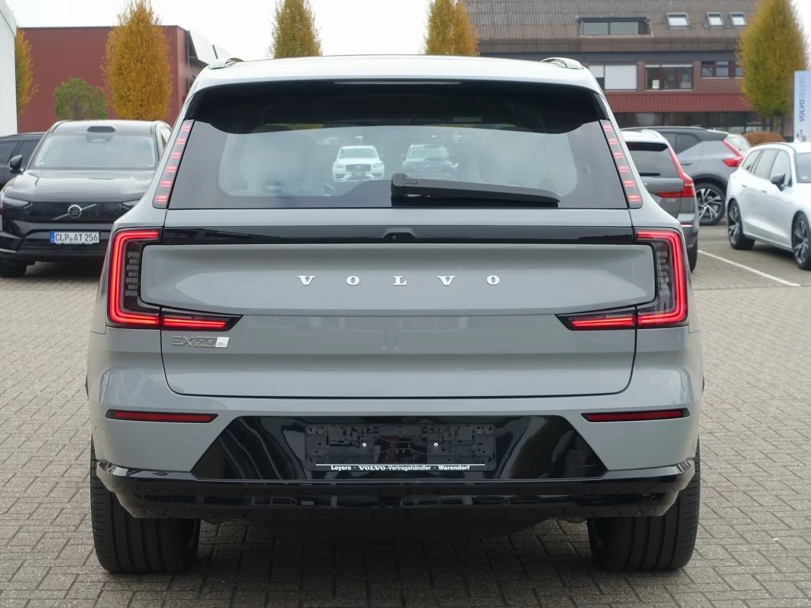 Volvo EX90 Ultra Twin Motors Performance B&W - изображение 4