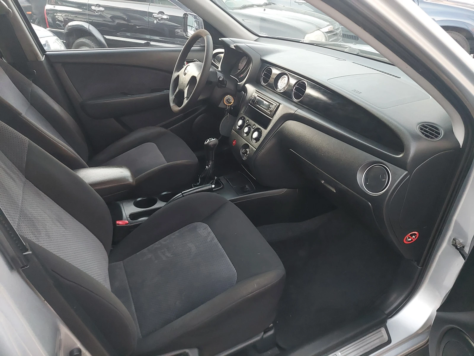 Mitsubishi Outlander ГАЗ-БЕНЗИН.4х4.ТОП СЪСТОЯНИЕ - изображение 9