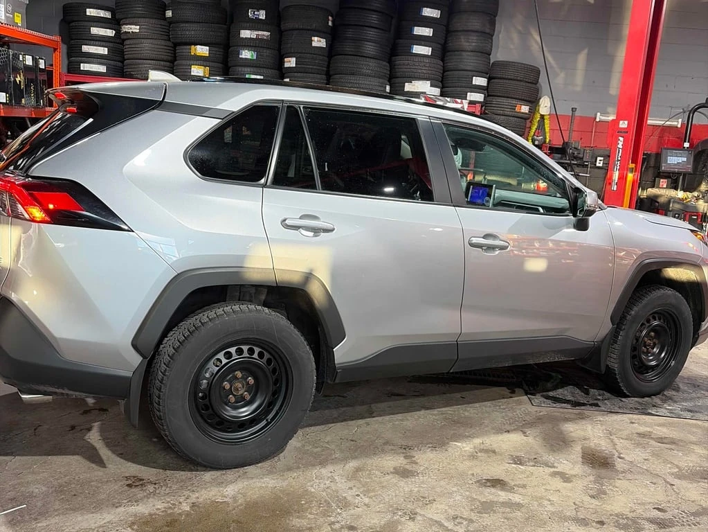 Toyota Rav4 * XLE AWD * CARFAX * ЦЕНА ДО БГ - изображение 3