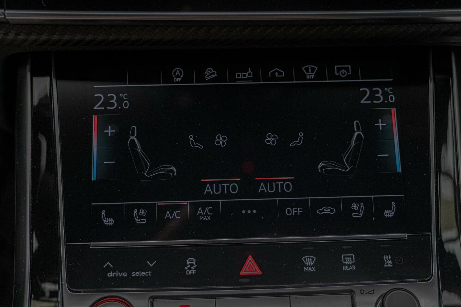 Audi RSQ8 4.0TFSI/Carbon packet/Keramika/Bang&Olufsen/HuD/Am, снимка 10 - Автомобили и джипове - 53864163