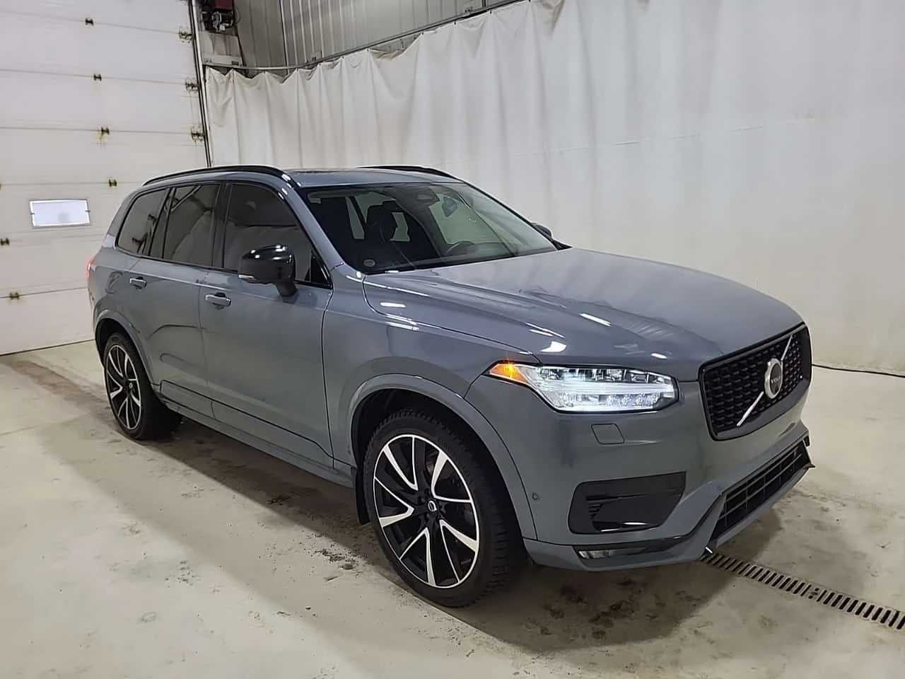 Volvo Xc90 * PLUS DARK THEME * CARFAX * Без инциденти * , снимка 2 - Автомобили и джипове - 53999117